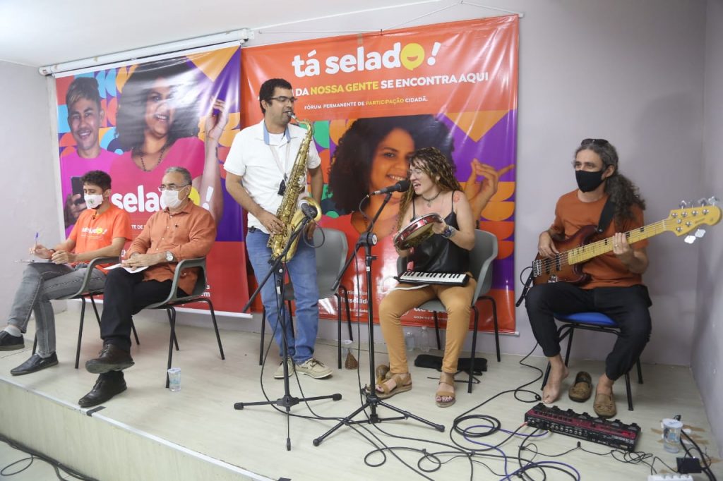 A banda Super Elétrika foi a atração cultural do Tá Selado nesta quarta-feira,23.